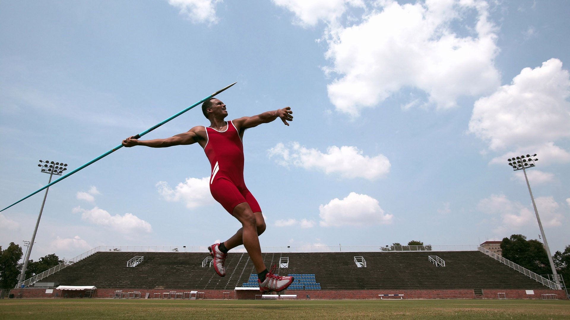 中国足球产业“智能制造”步伐加快，开启行业新时代，中国足球产业的现状分析